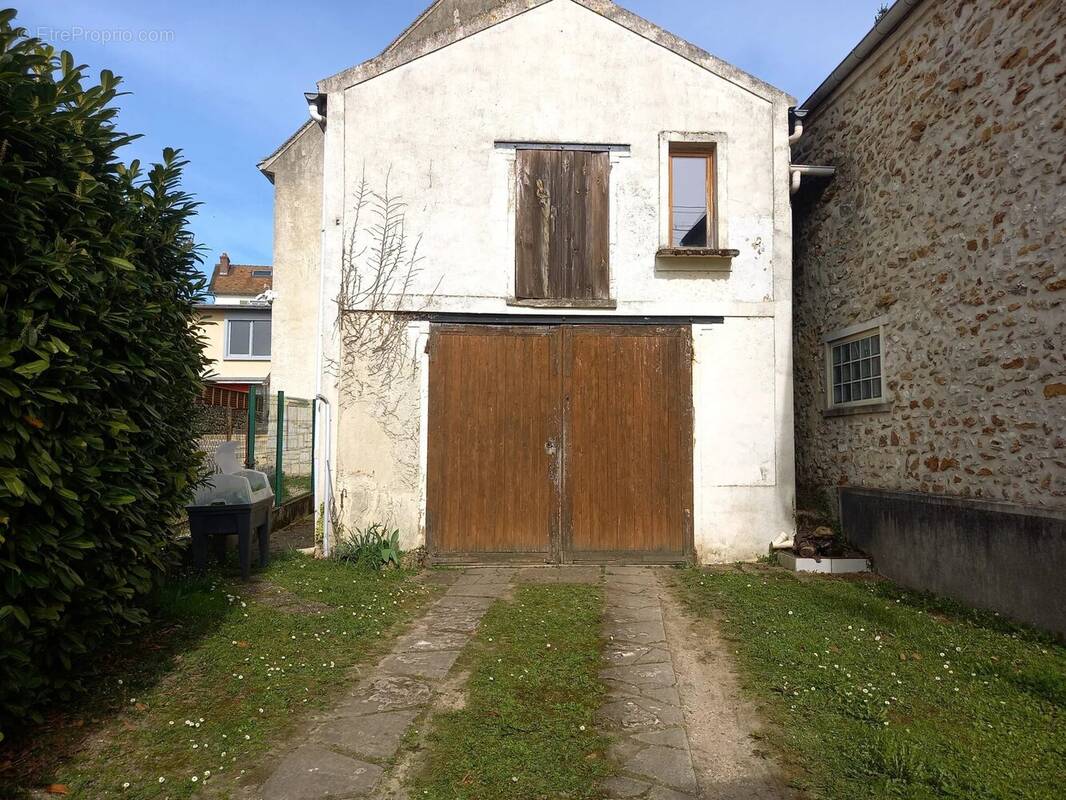 Maison à FONTAINE-LE-PORT