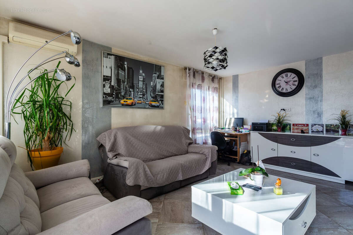 Appartement à OULLINS