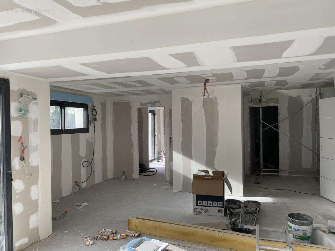 Maison à LA TURBALLE
