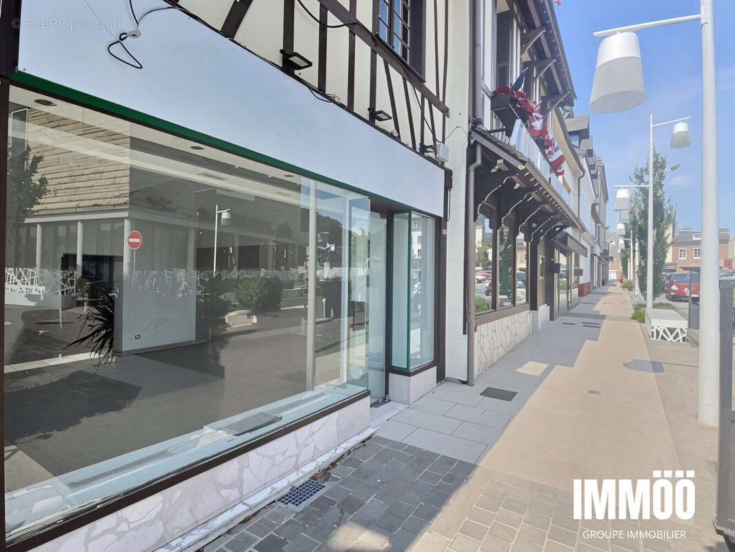 Commerce à DUCLAIR