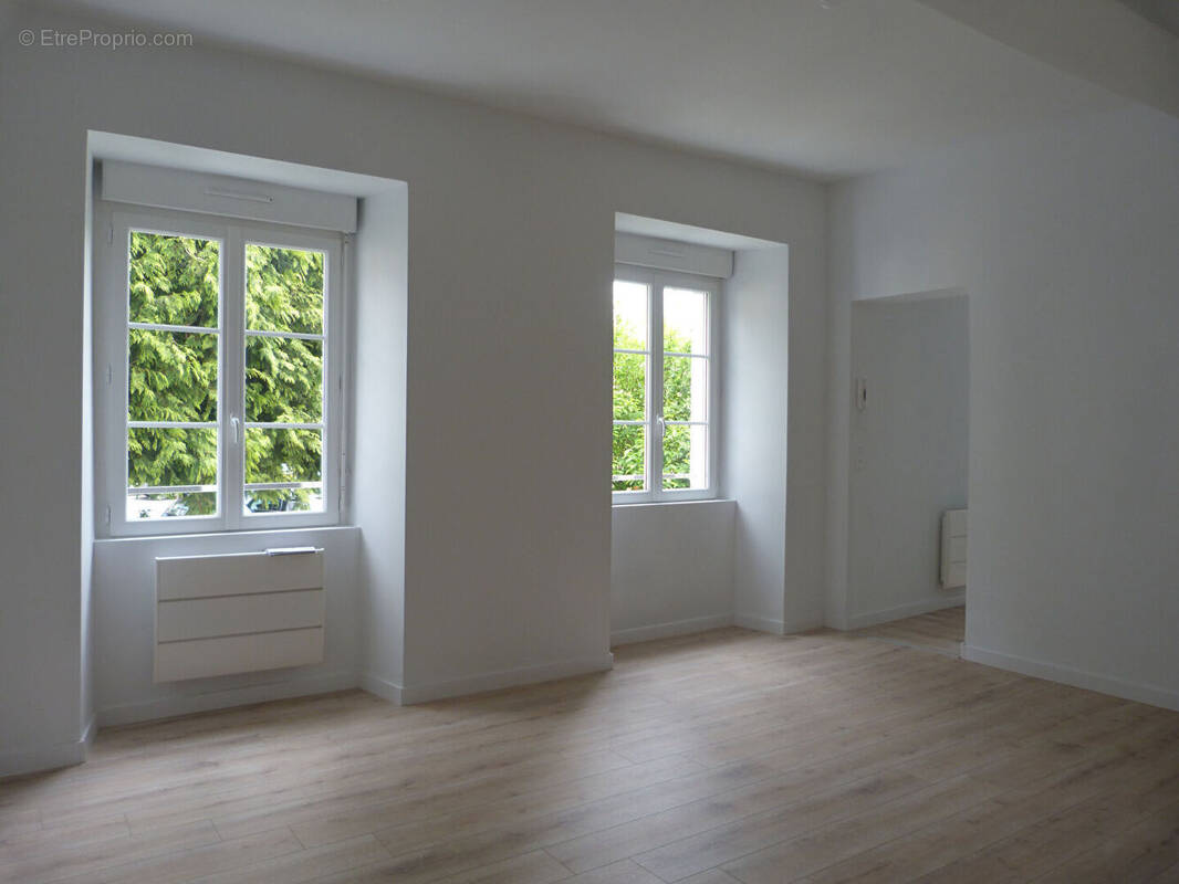 Appartement à COSSE-LE-VIVIEN