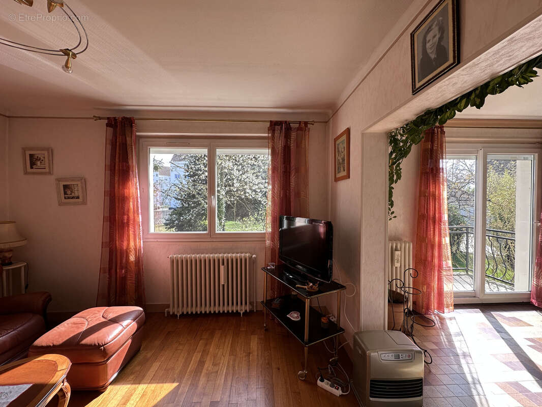 Maison à FLEURY-LES-AUBRAIS