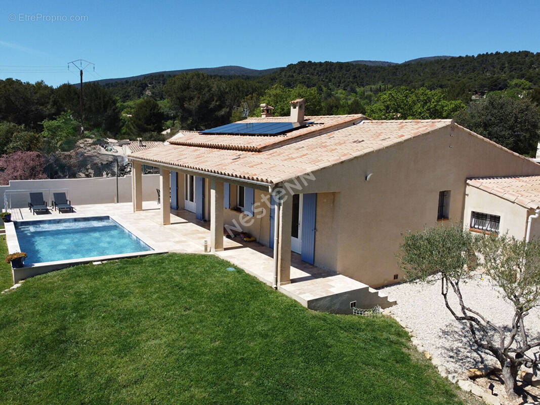 Maison à CUCURON