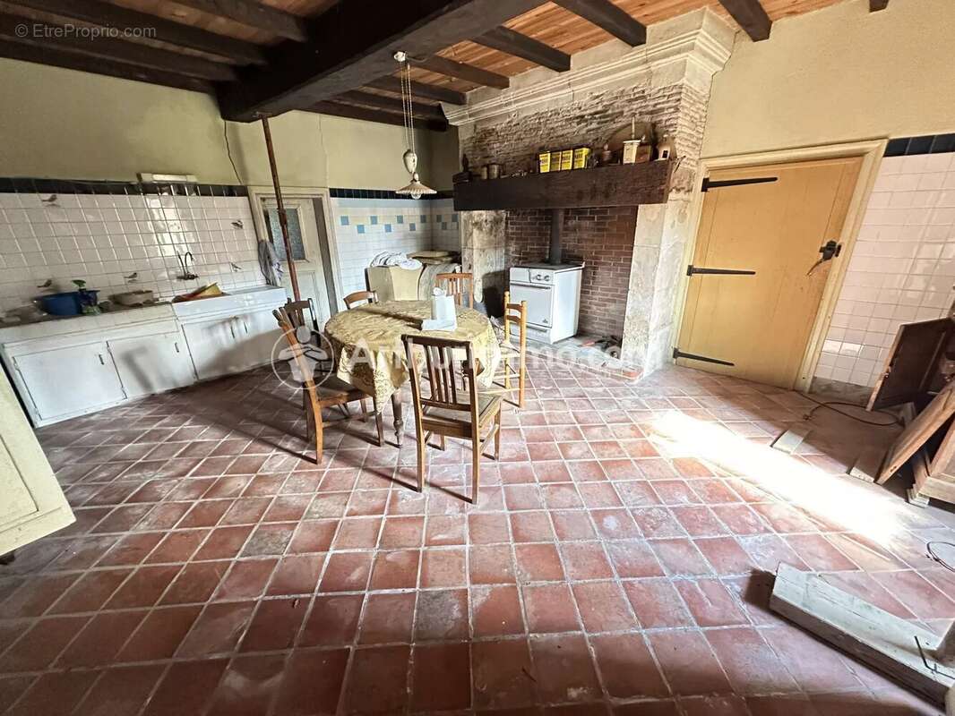 Maison à NEUVIC