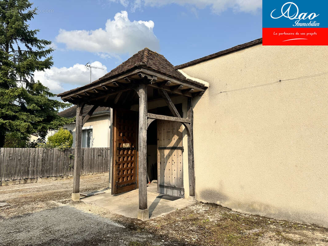 Maison à LA CHAPELLE-SAINT-LUC