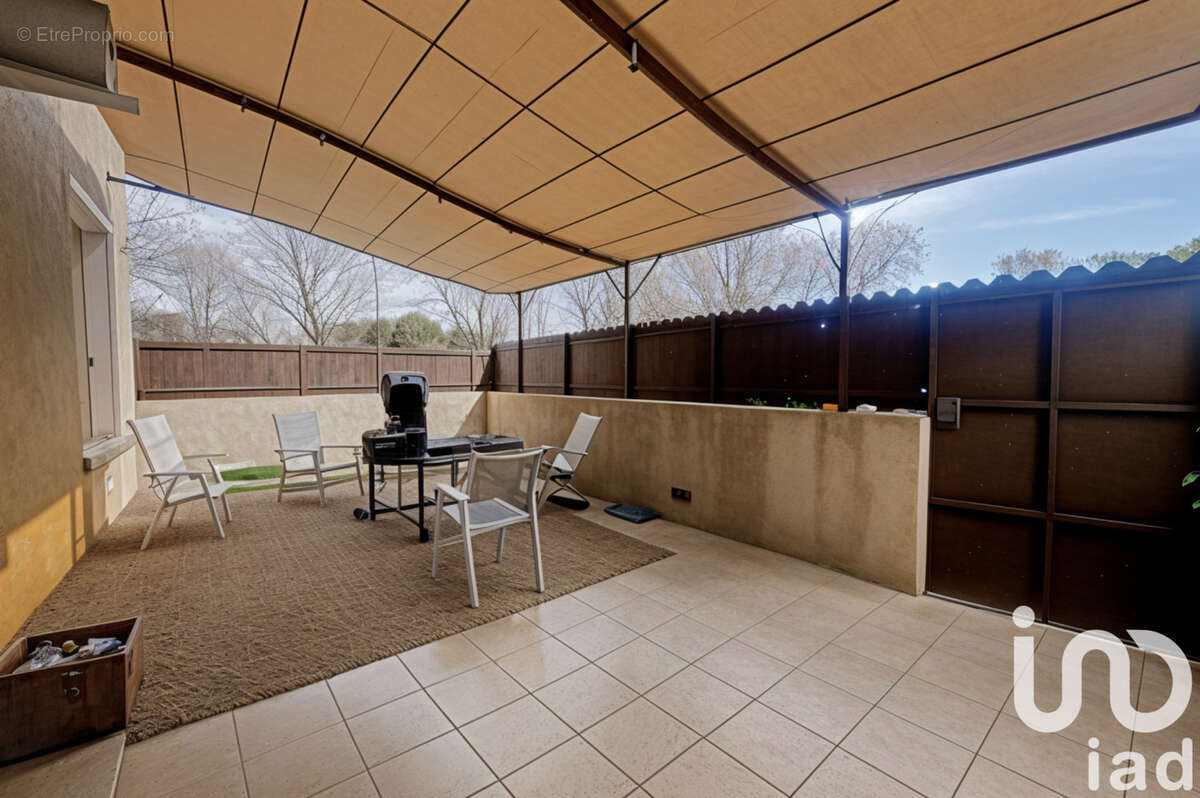 Photo 1 - Appartement à ENTRAIGUES-SUR-LA-SORGUE