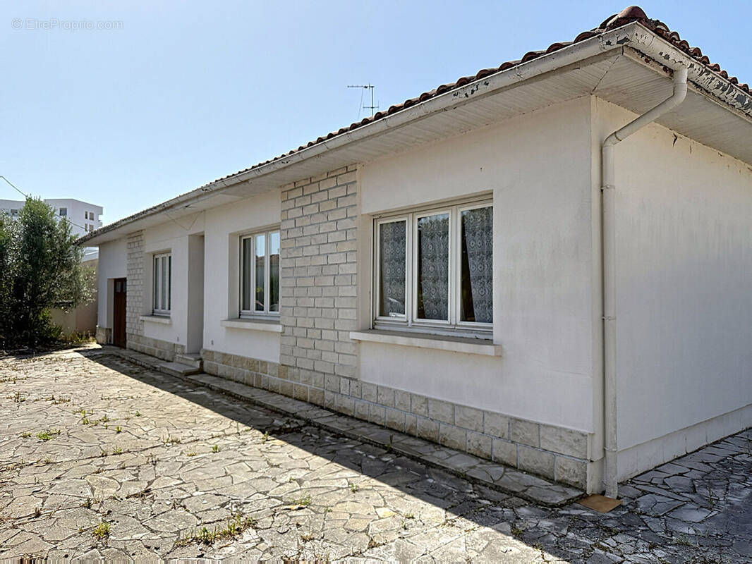 Maison à VILLENAVE-D&#039;ORNON