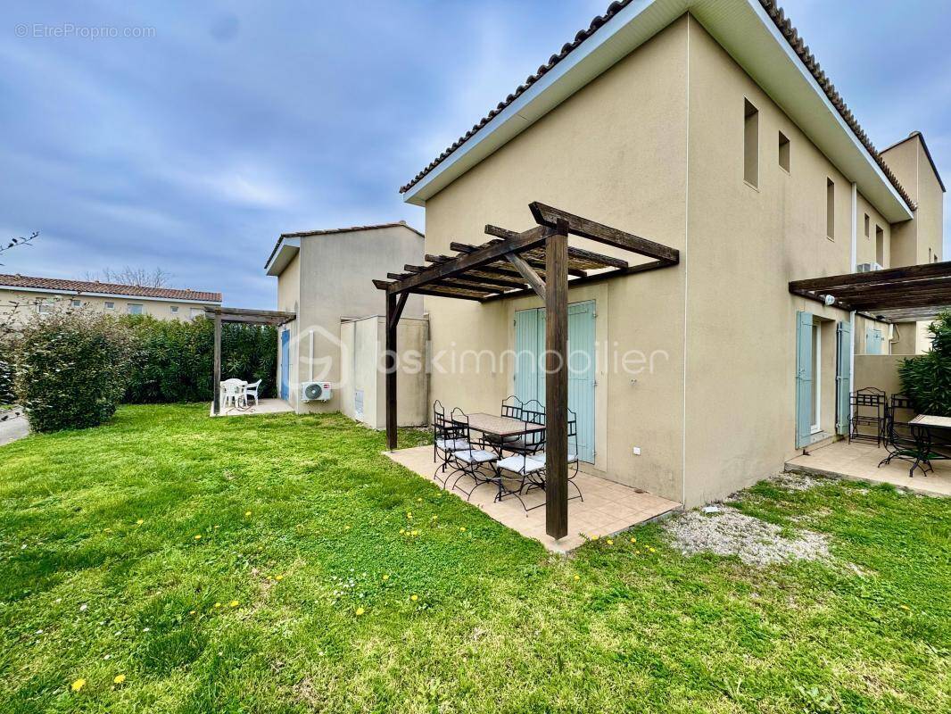 Appartement à SAINT-SATURNIN-LES-AVIGNON