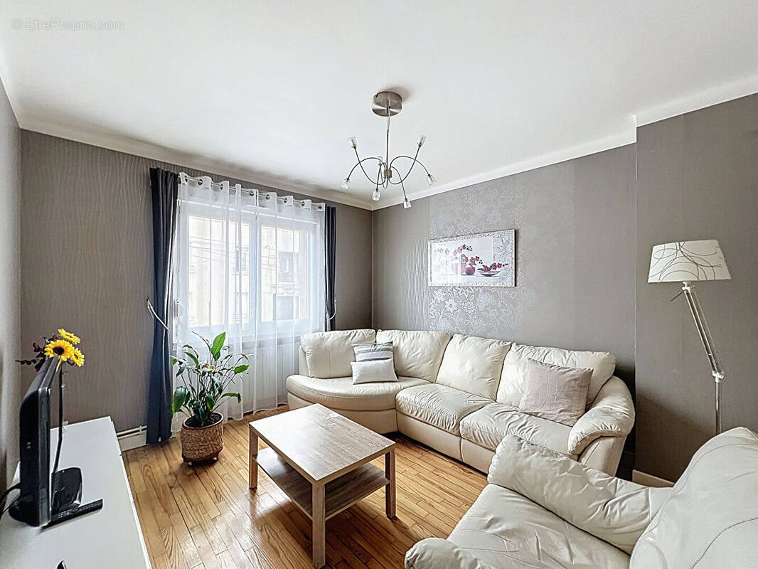 Appartement à ARS-SUR-MOSELLE