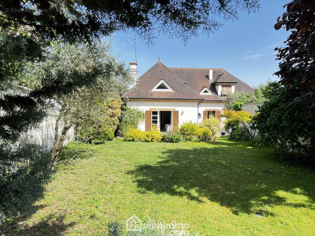 Maison à THIAIS