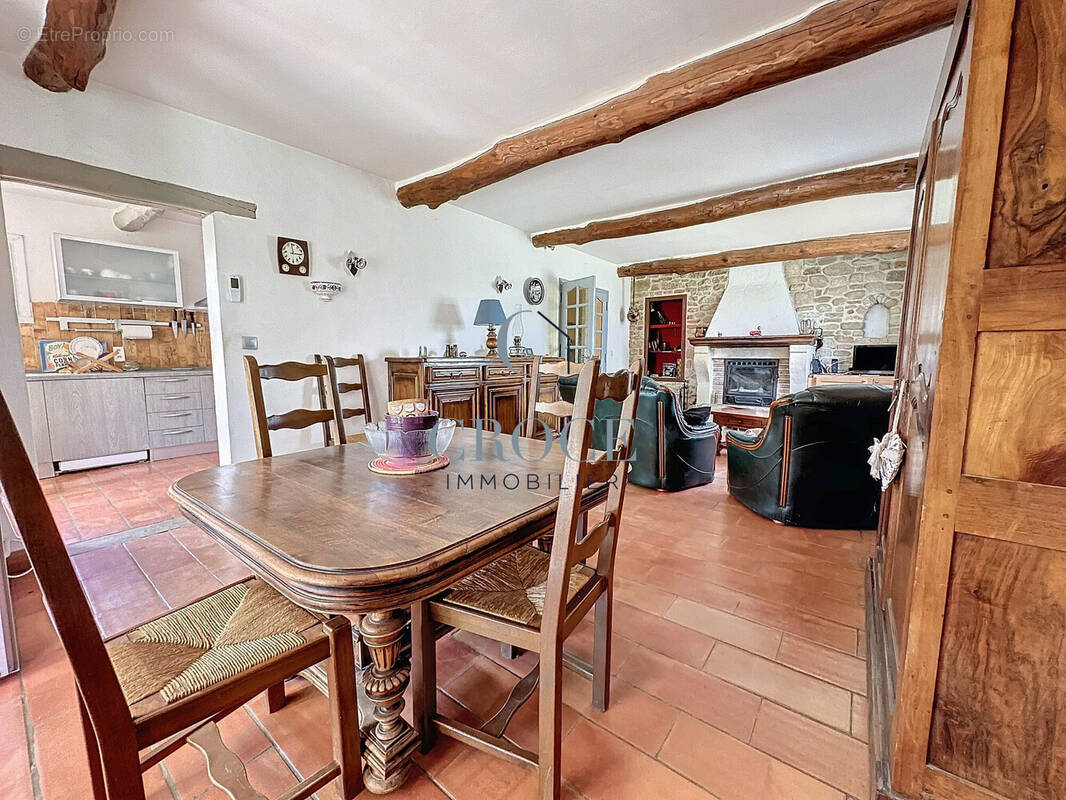 Maison à MONTAREN-ET-SAINT-MEDIERS