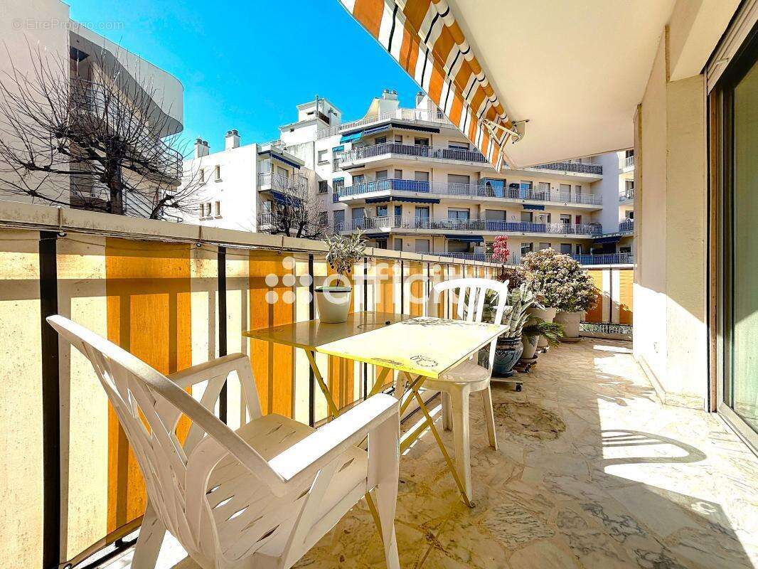 Appartement à LE CANNET