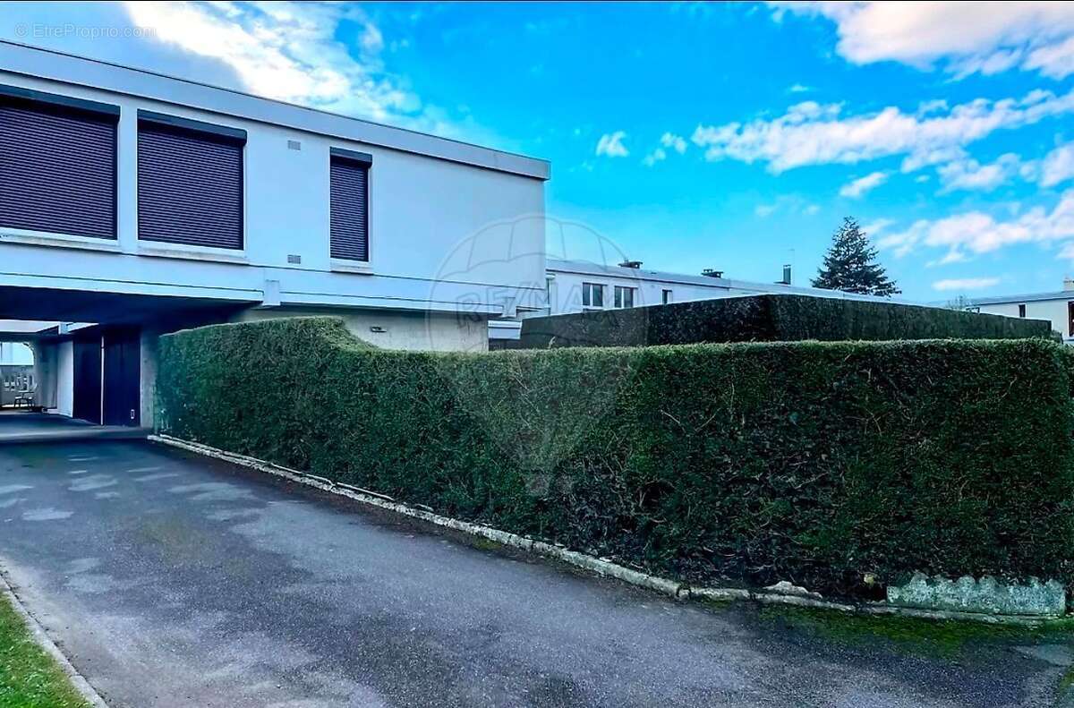 Maison à LE MESNIL-ESNARD