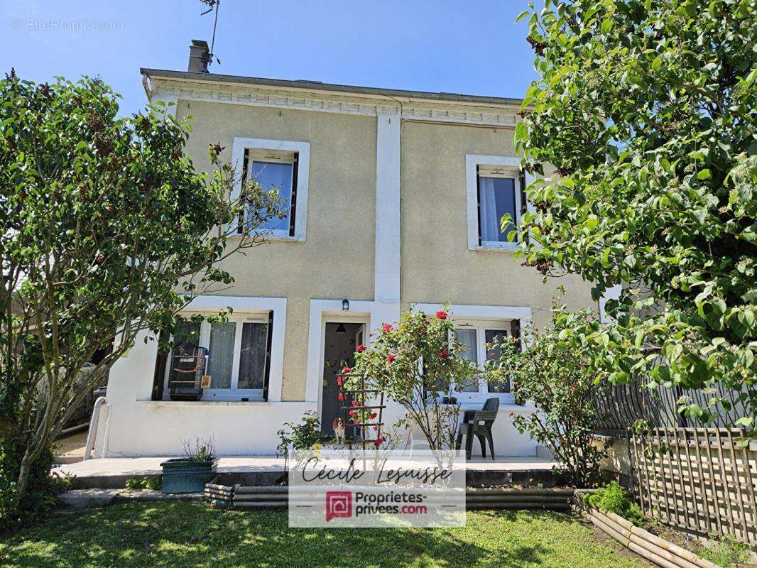 Maison à LILLEBONNE