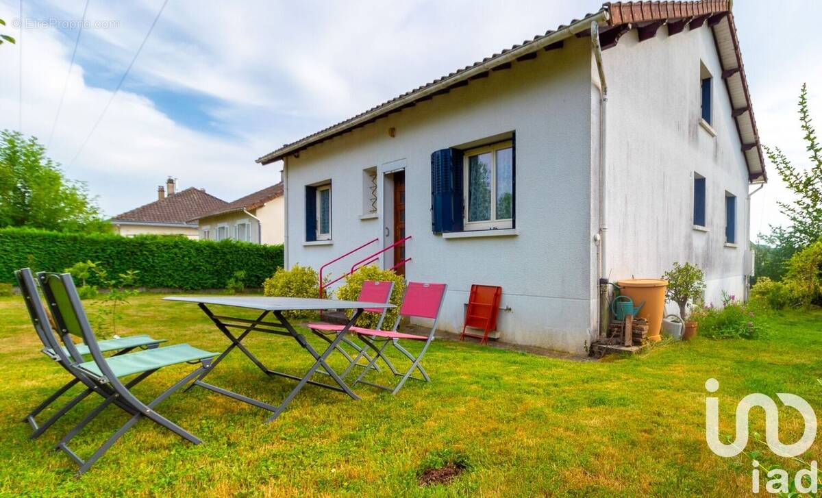 Photo 1 - Maison à SAINT-LEONARD-DE-NOBLAT