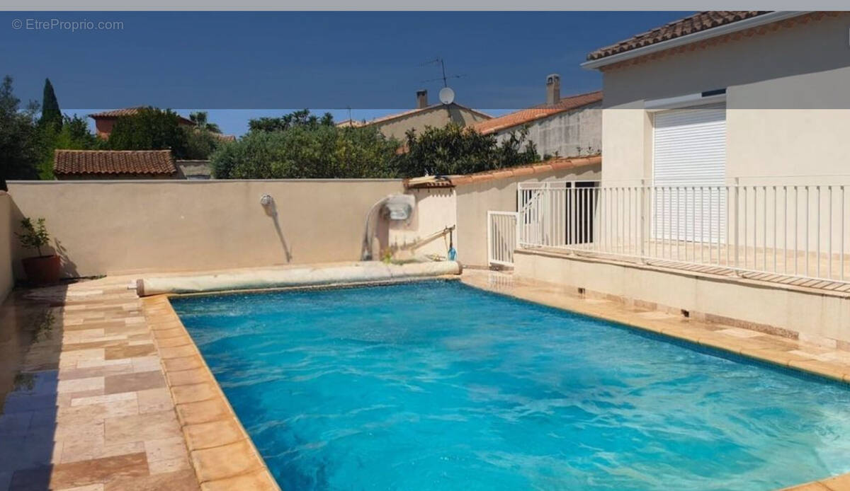 Maison à MAUGUIO