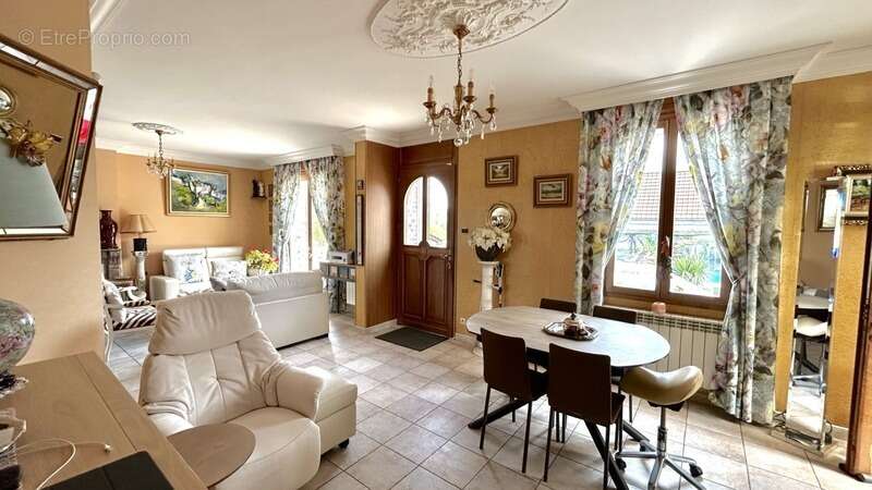 Maison à EU