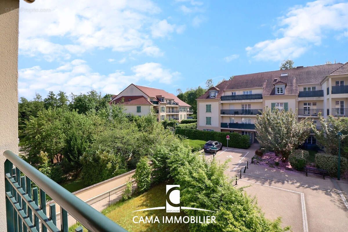 Appartement à FONTENAY-LE-FLEURY