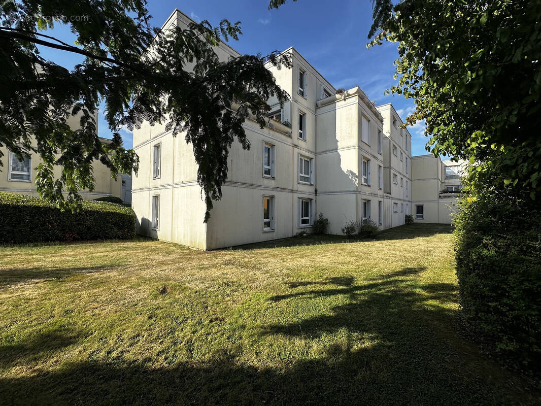 Appartement à MONTIGNY-LE-BRETONNEUX