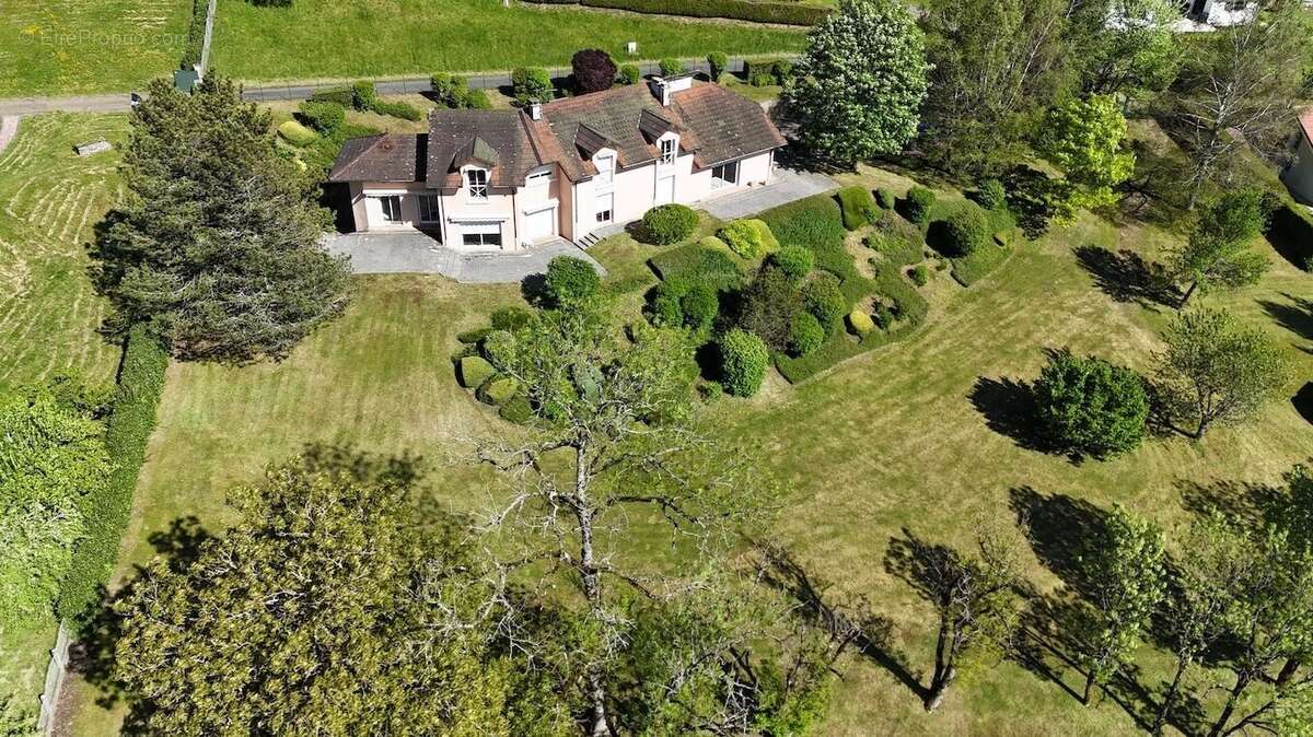Maison à MONTREAL-LA-CLUSE