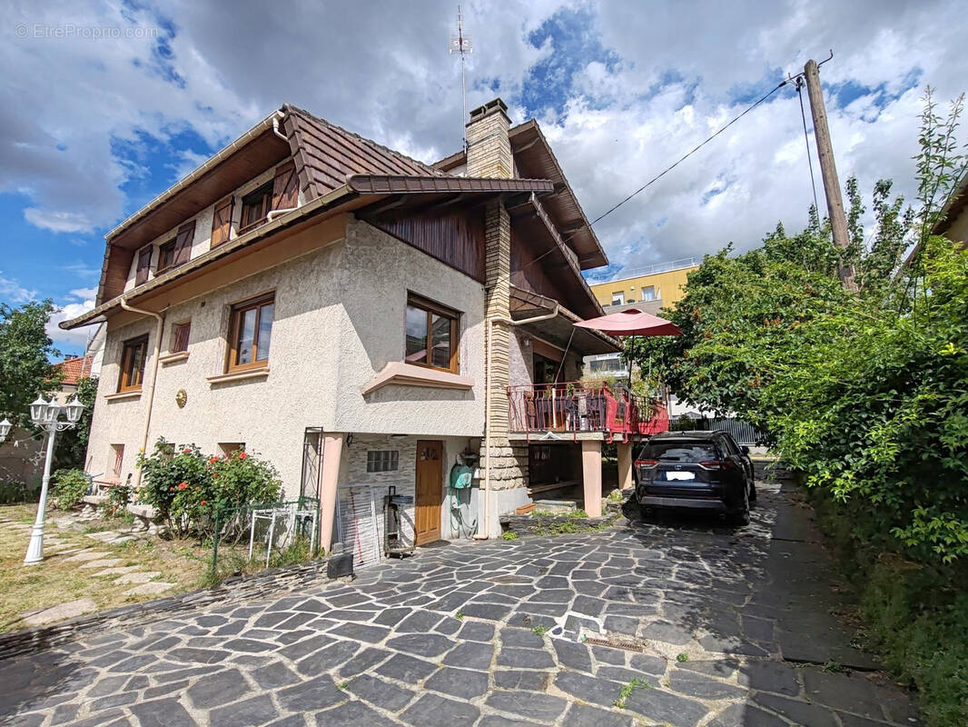 Maison à LIVRY-GARGAN