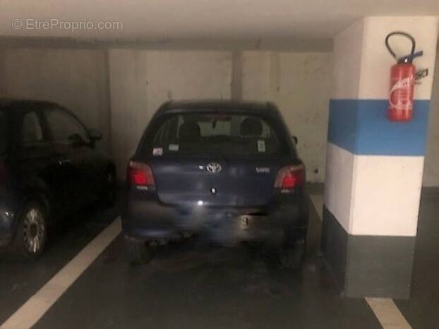 Parking à PARIS-20E