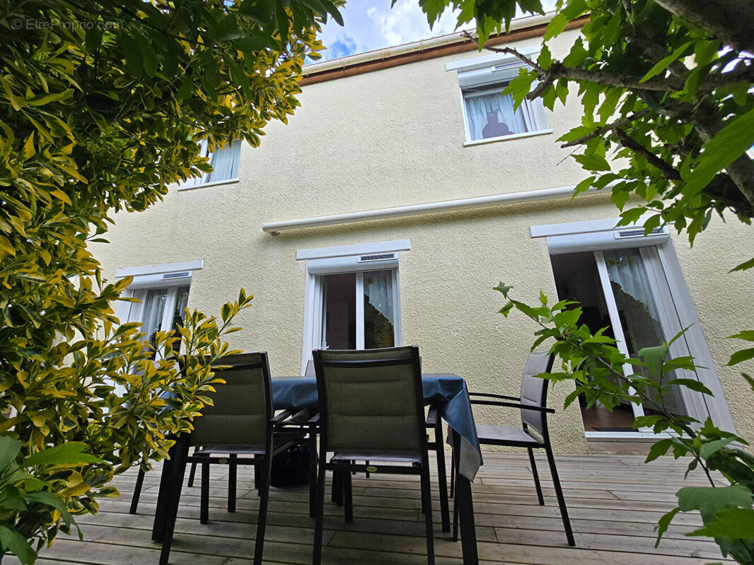 Maison à SAINT-SEBASTIEN-SUR-LOIRE