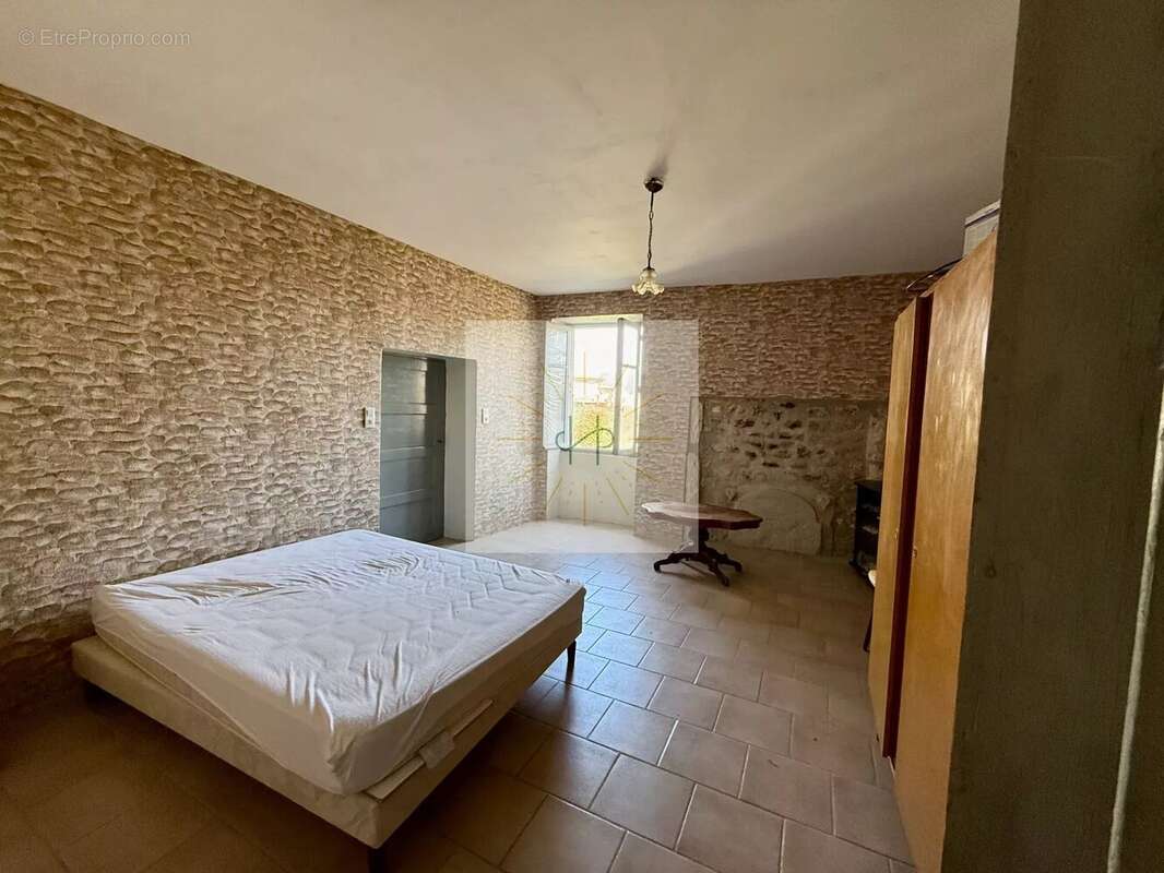 Maison à GRIGNAN