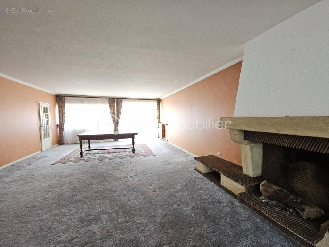 Appartement à SIN-LE-NOBLE