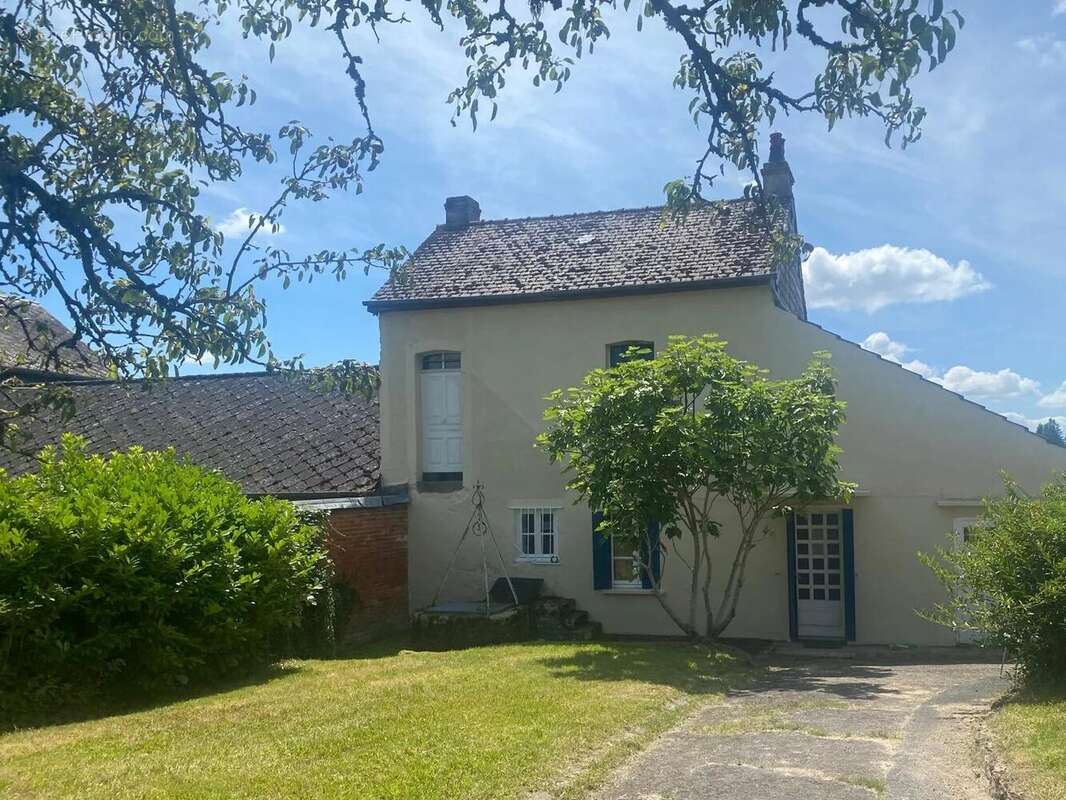 Appartement à SAINT-LEGER-SOUS-BEUVRAY