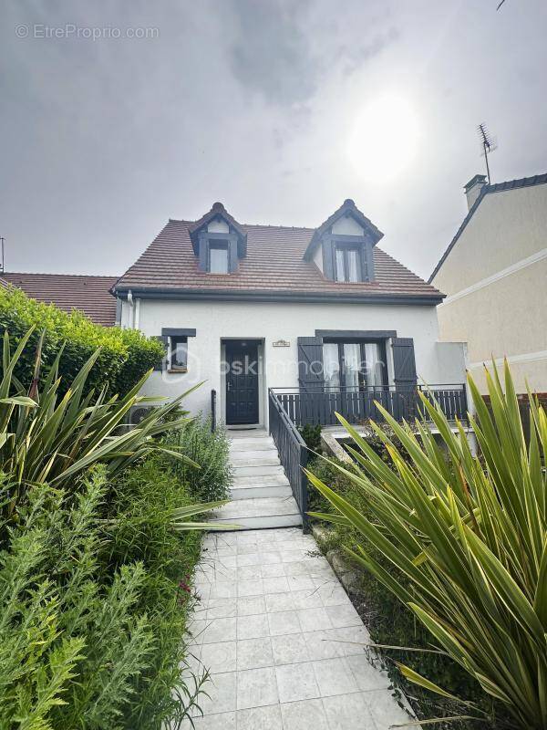 Maison à SURESNES