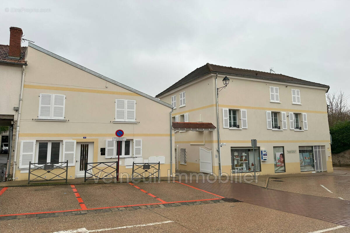 Appartement à JUZIERS