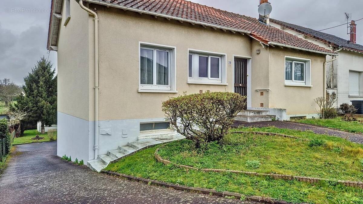 Maison à BELLAC
