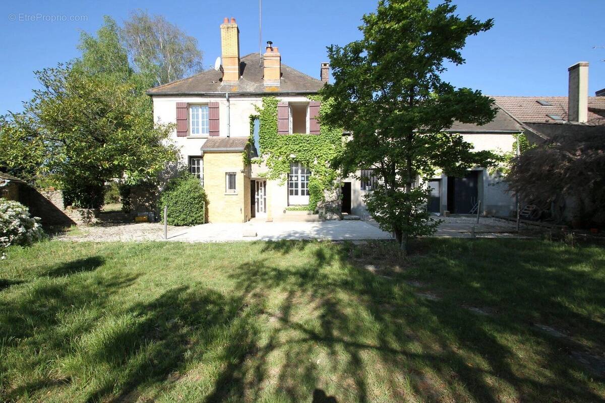 Maison à ANGERVILLIERS