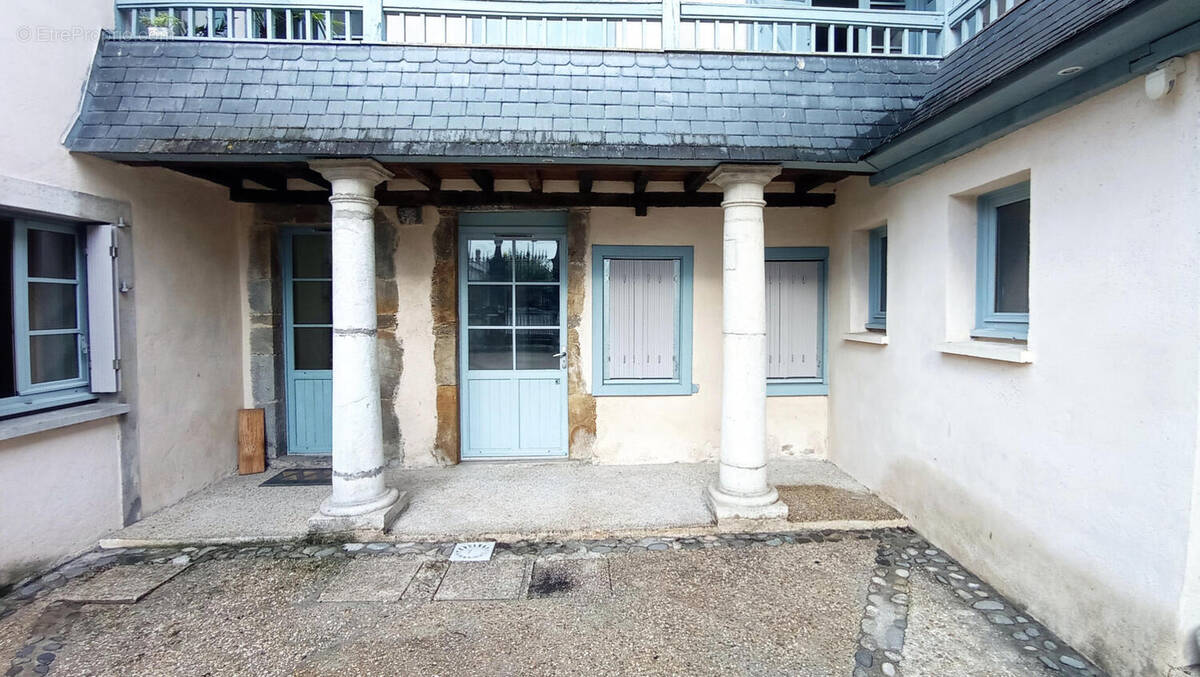 1660893496381 - Commerce à OLORON-SAINTE-MARIE