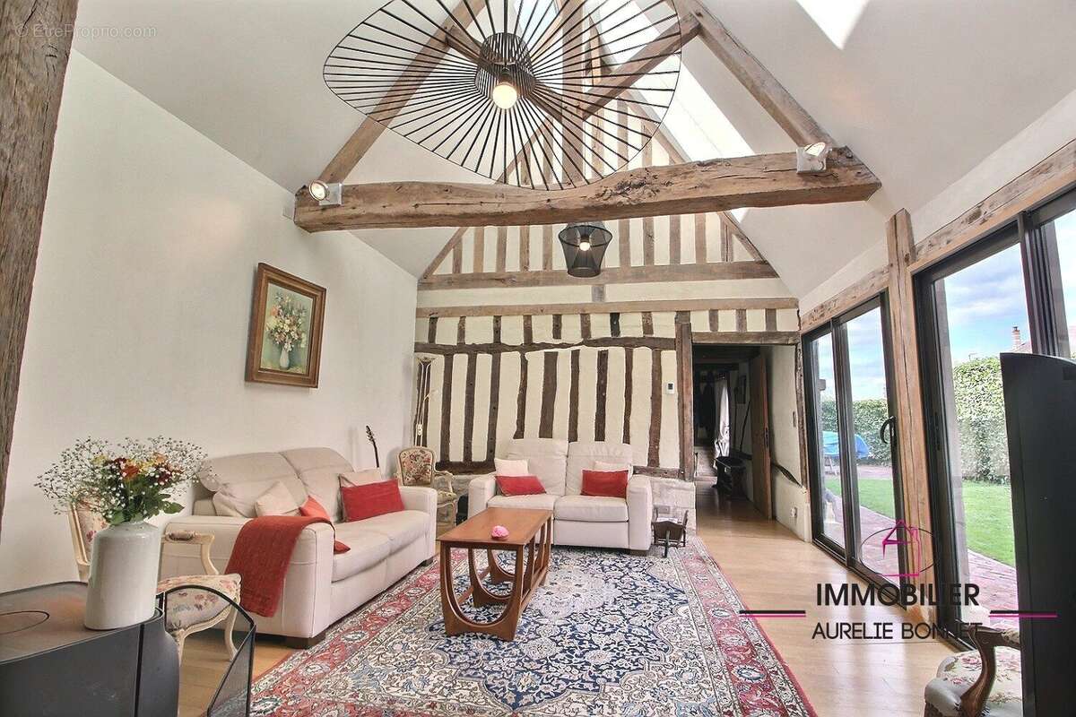 Maison à MEZIDON-CANON
