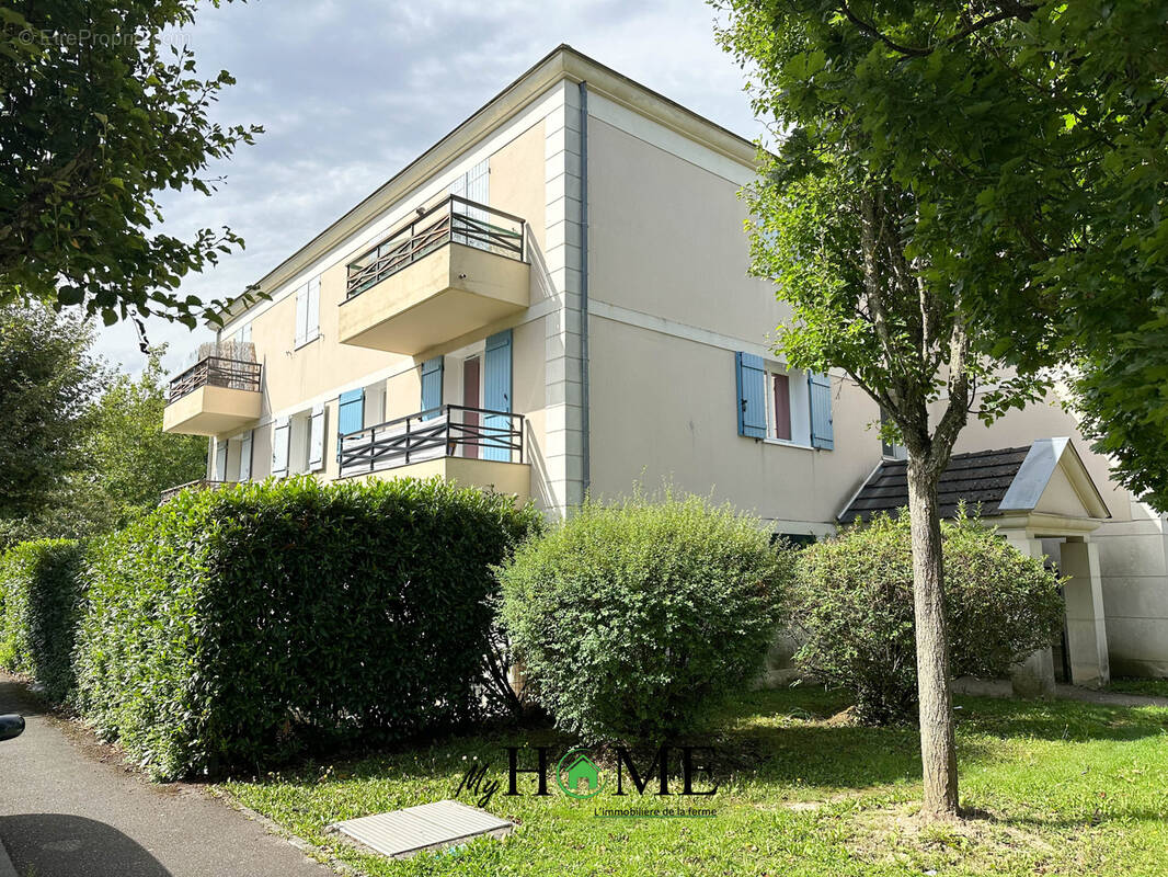 Appartement à SAVIGNY-LE-TEMPLE