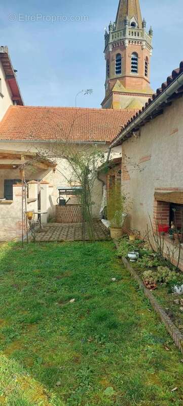 Maison à LAGRAVE