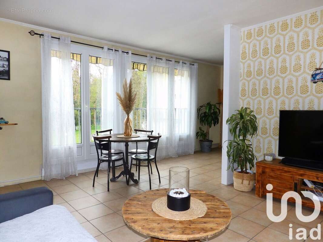 Photo 1 - Appartement à BRUYERES-LE-CHATEL