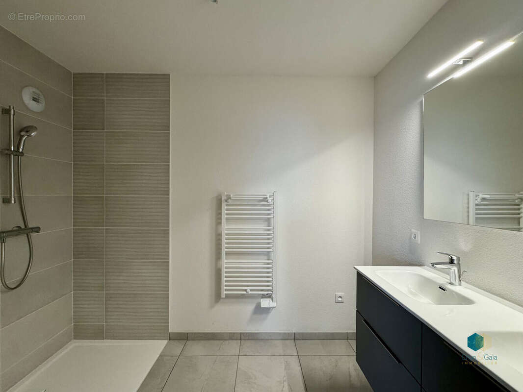 Salle de bains - Appartement à SOUFFELWEYERSHEIM