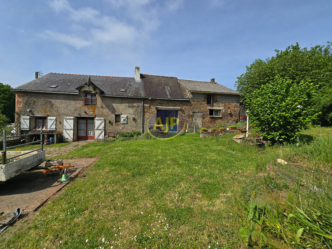 Maison à AVESSAC