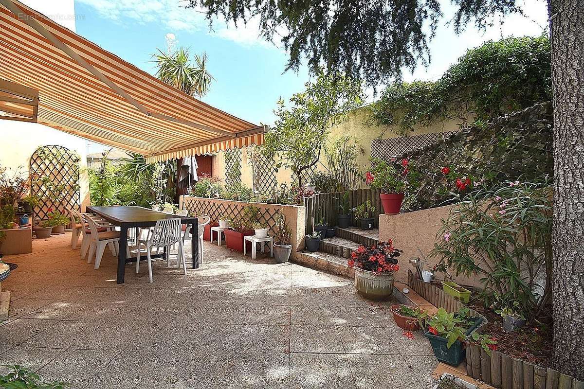Appartement à VALLAURIS