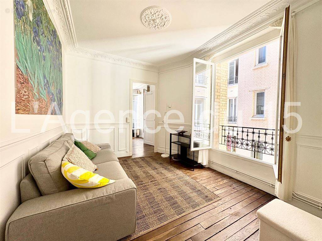 Appartement à PARIS-15E