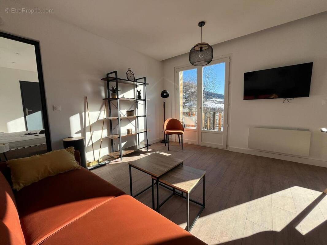 Photo 1 - Appartement à SEYNE