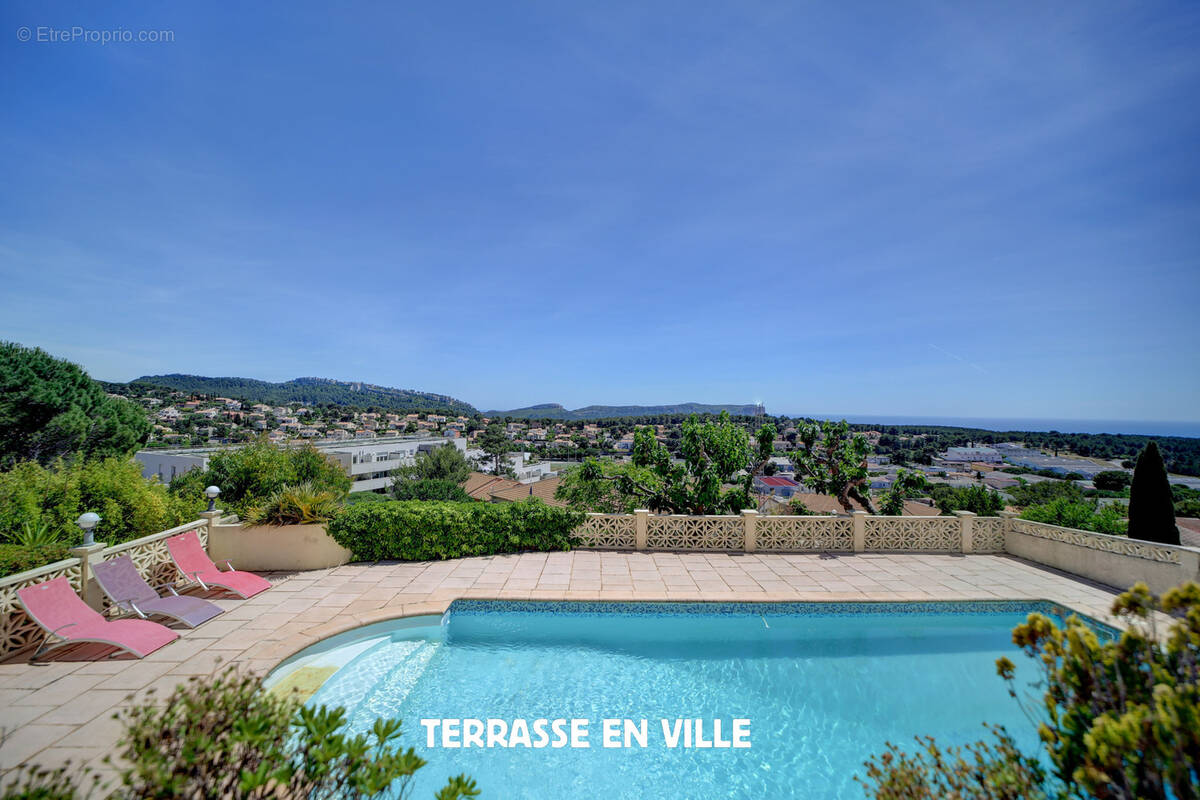 Maison à CARNOUX-EN-PROVENCE