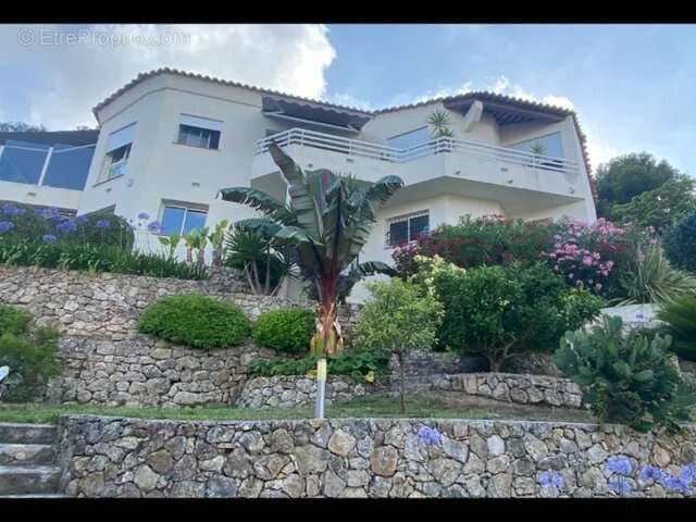 Maison à VALLAURIS