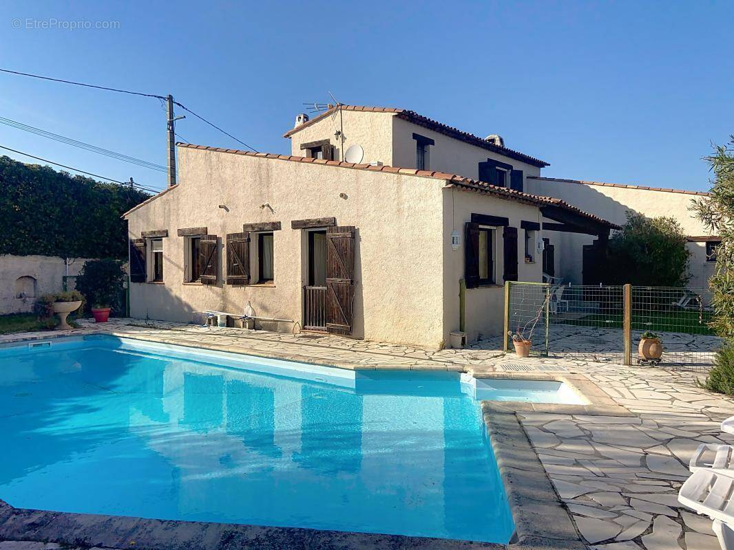 Maison à LA GAUDE