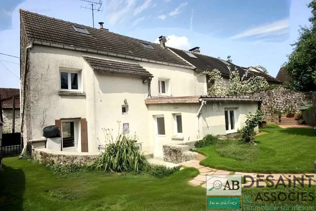 Maison à CRECY-LA-CHAPELLE