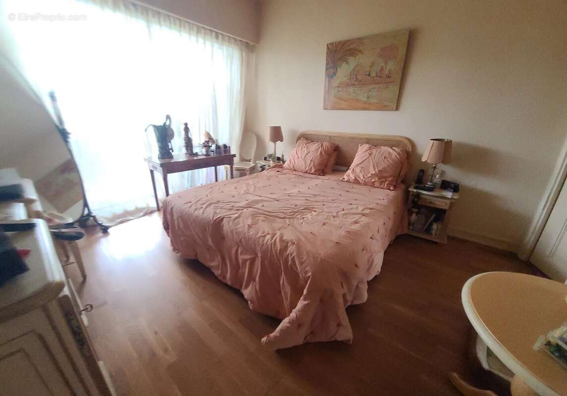 Appartement à VALLAURIS