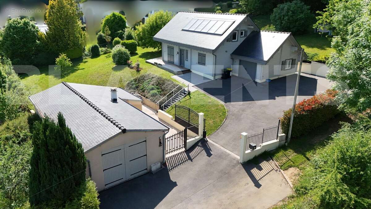 flou 2 - Maison à VRIGNE-AUX-BOIS